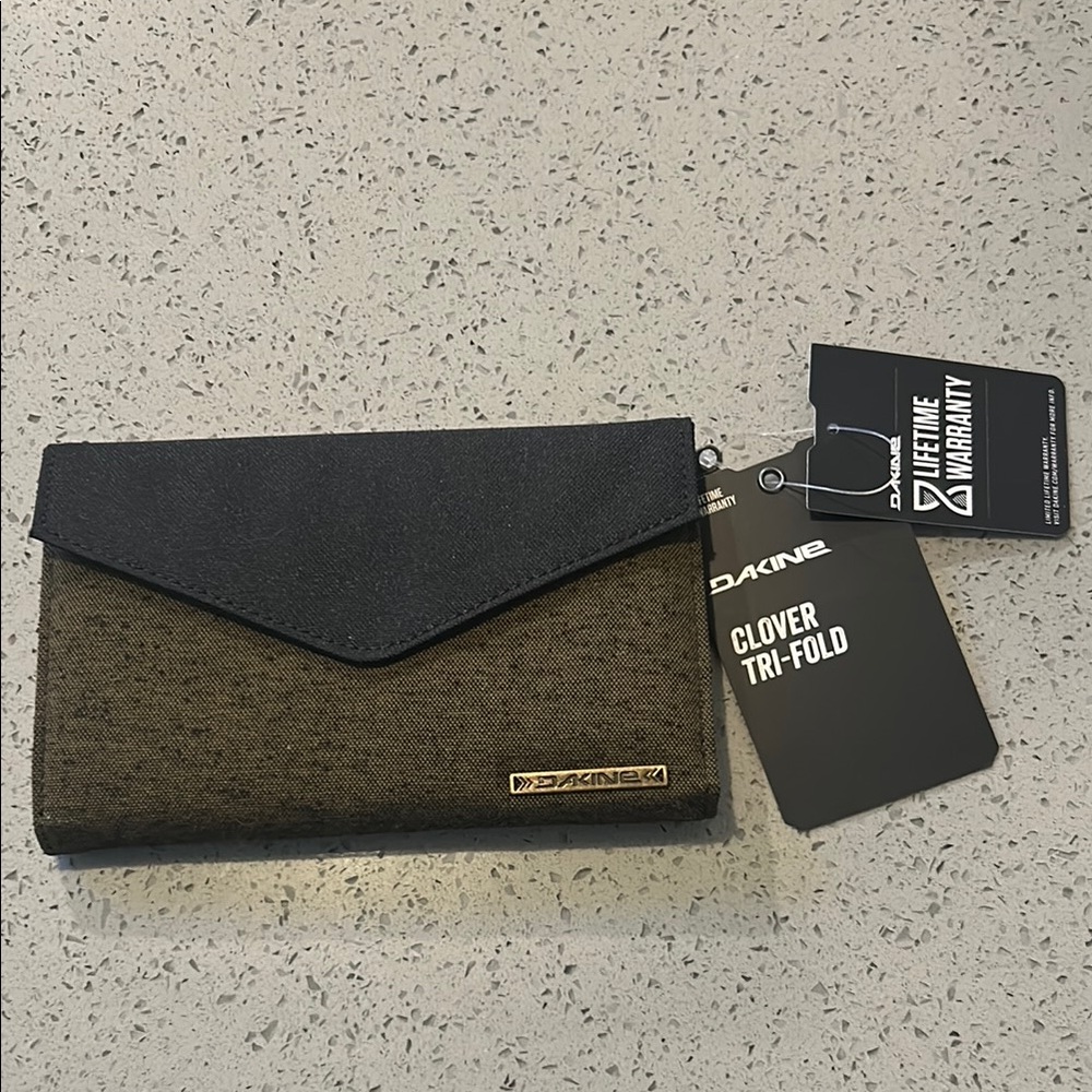 Dakine Clover Tri-Fold Wallet